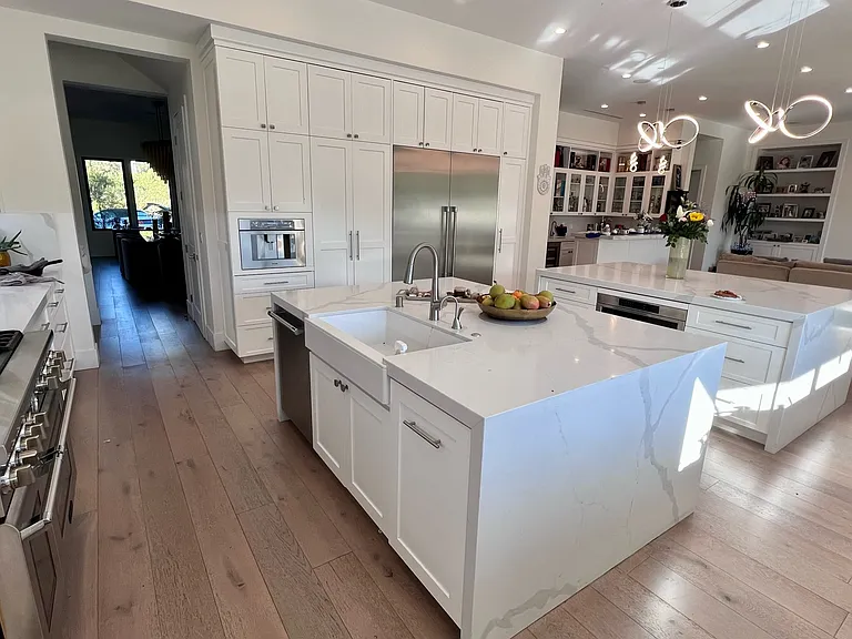 23040 Calvert St — Photo 21