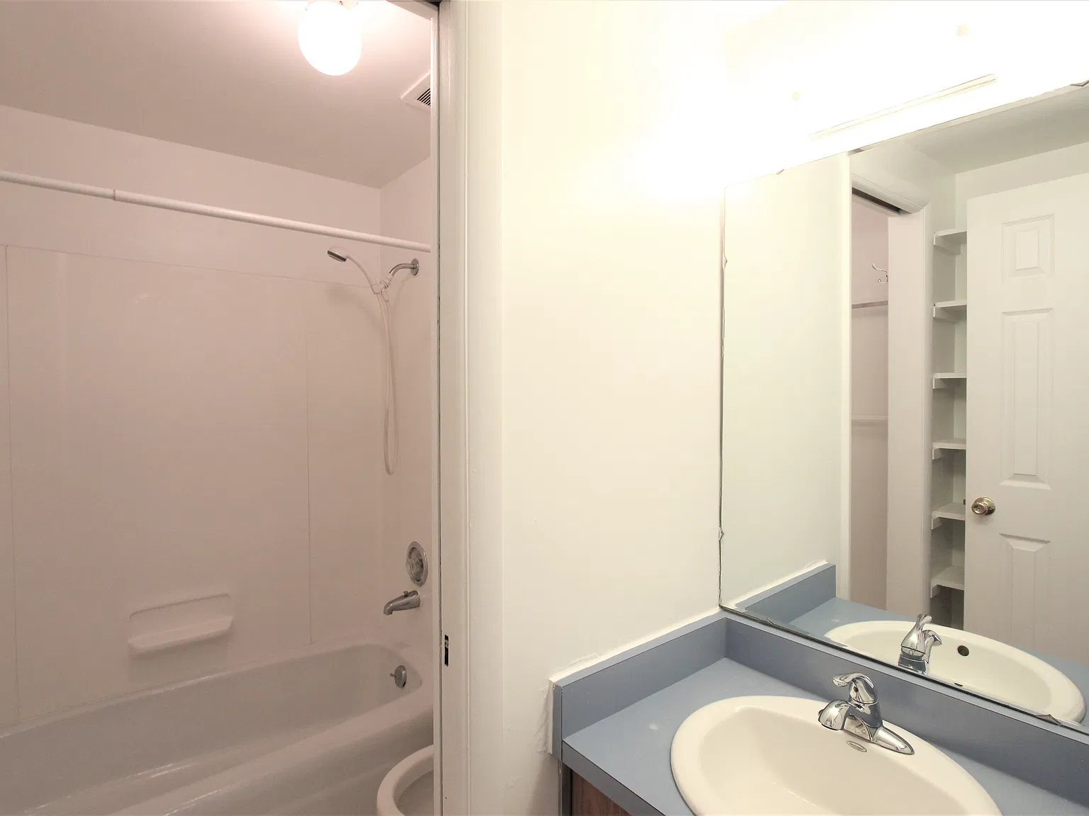 3 bed, 900 sqft, $4,740 — Photo 4