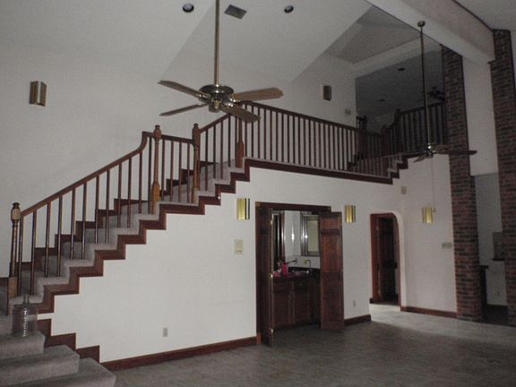 Great room with wet bar