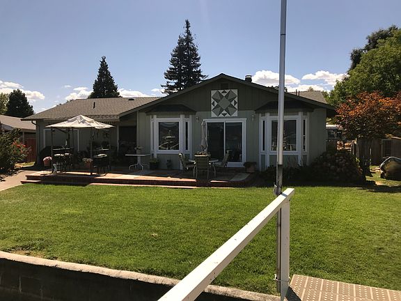 3rd image of 3156 Saint Francis Dr