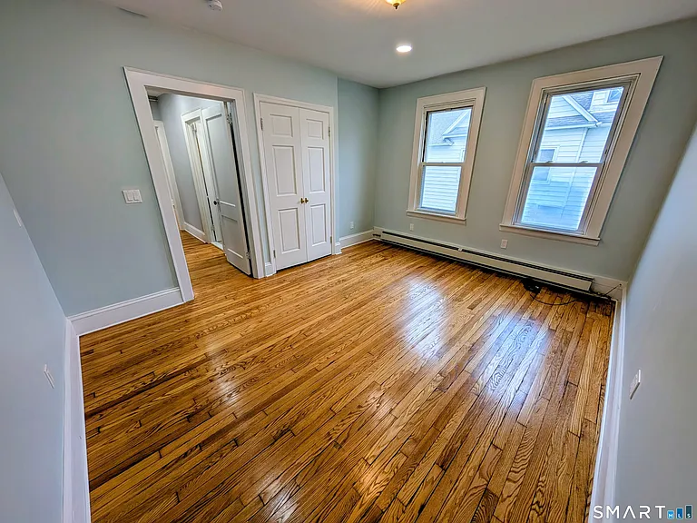 10 Wallace St — Photo 15