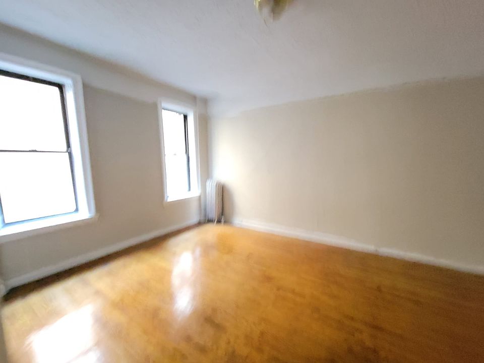 2nd image of 916 Carroll St APT 2H