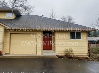 1201 S Water St APT J, Silverton, OR 97381