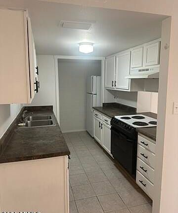 4th image of 4619 E SOUTHGATE Avenue