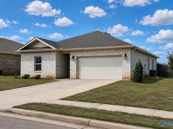 145 Kingsford St, Meridianville, AL 35759
