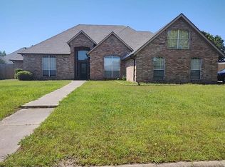 3030 Meandering Way, Paris, TX 75462