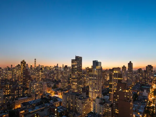 1735 York Avenue image 17 of 20