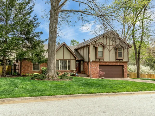 1528 S Forrest Heights Avenue, Springfield, MO 65809