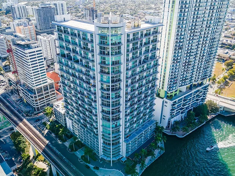 690 SW 1st Ct #Penthouse II16 — Photo 30