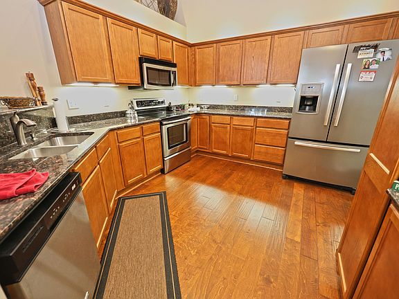 3rd image of 2923 Villa Ln