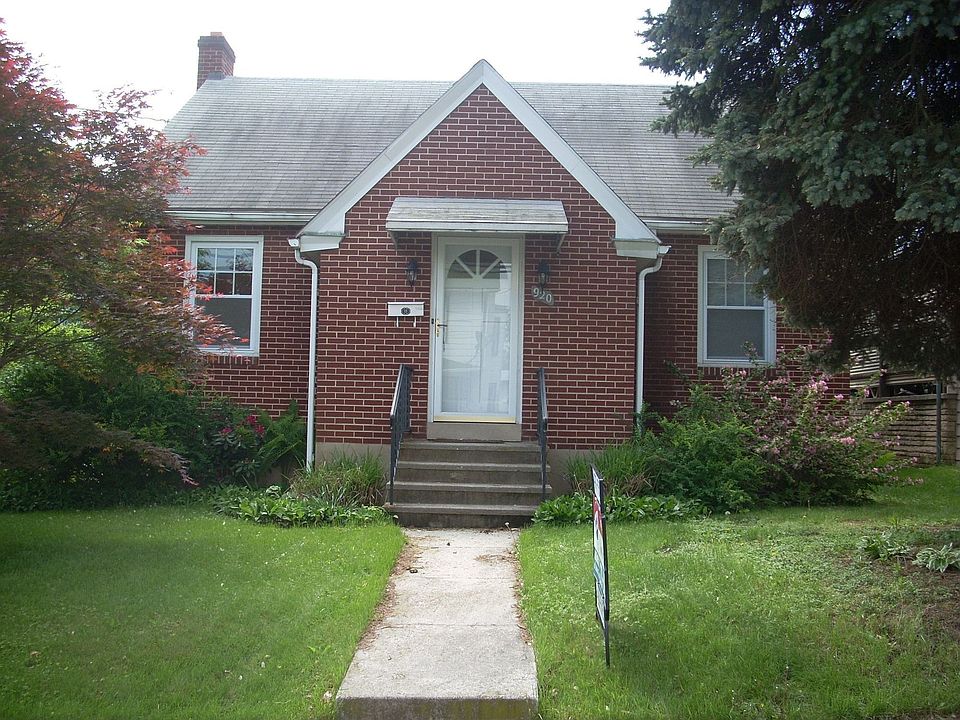 Charming Brick Cape Cod