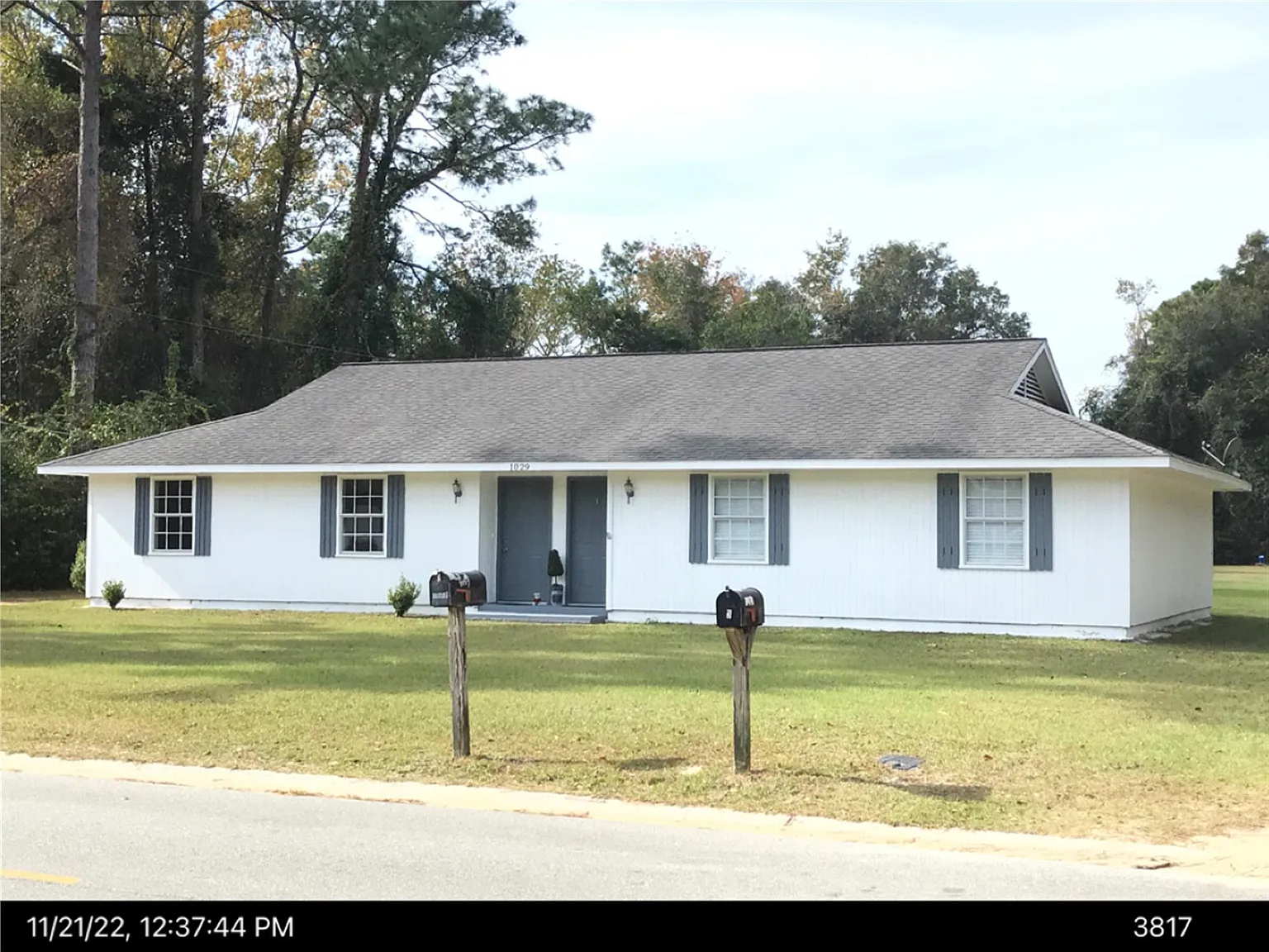 1029 Lawhorne Dr — Photo 1