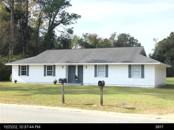 1029 Lawhorne Dr, Waycross, GA 31503