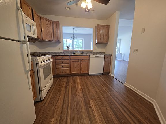 3rd image of 11 Evergreen Dr APT 64