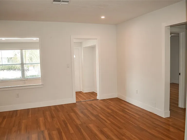 707 N J St — Photo 37