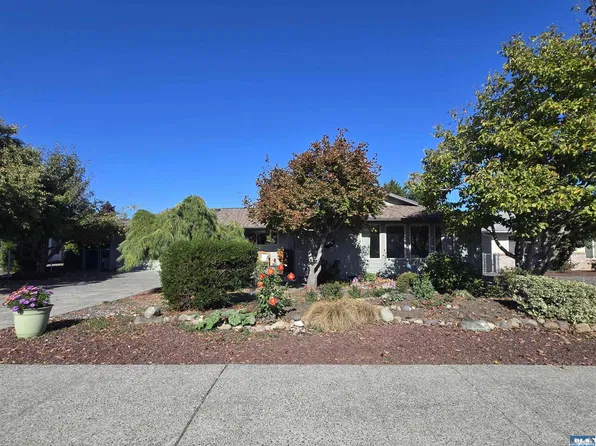 822 E Spruce St, Sequim, WA 98382