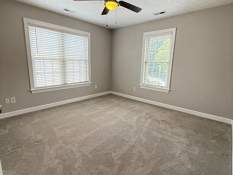 115 Sheldon Ct — Photo 33