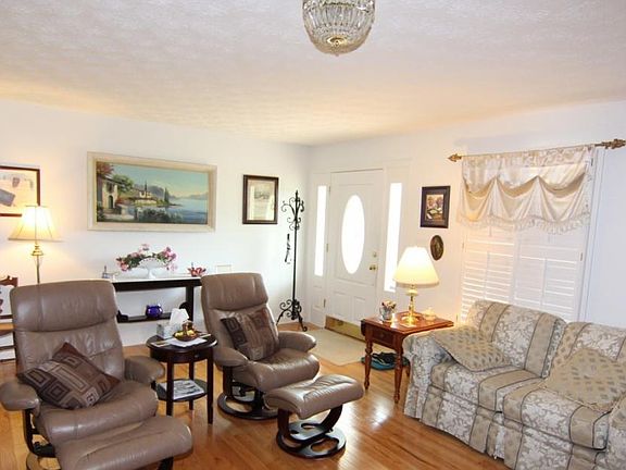 5th image of 168 Oakview St