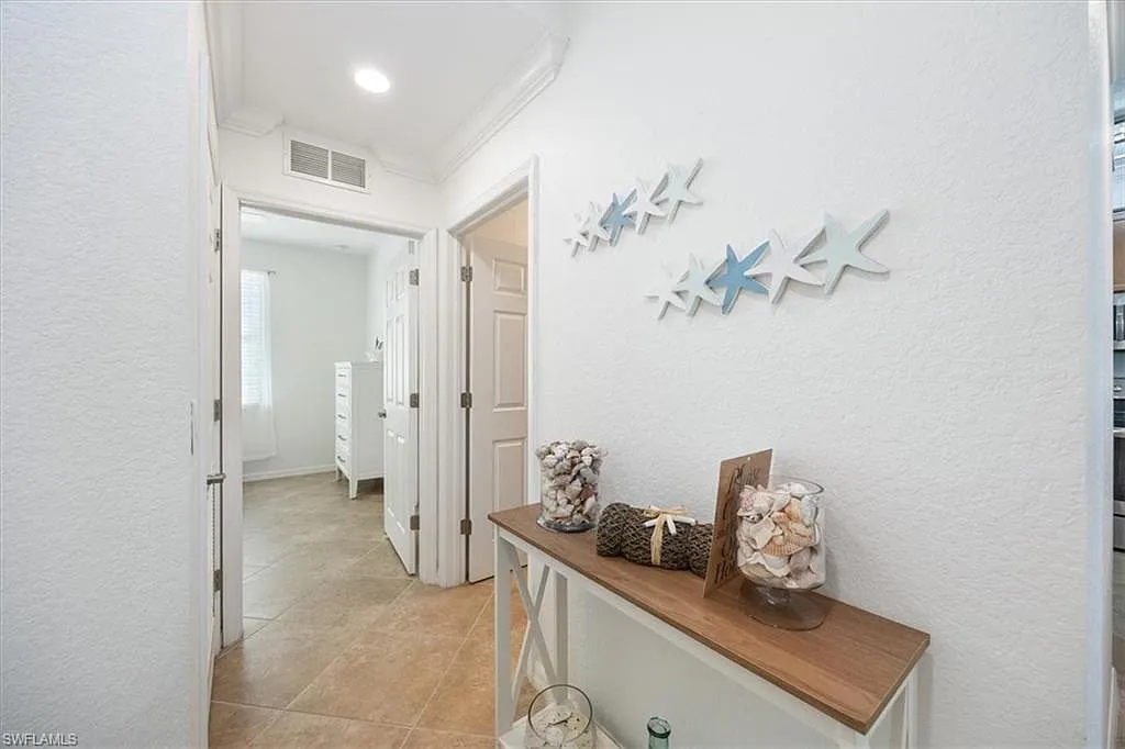 2 bed, 2.0 bath, 1299 sqft, $7,250 — Photo 2