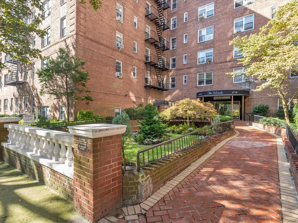 67-12 Yellowstone Boulevard image 21 of 24