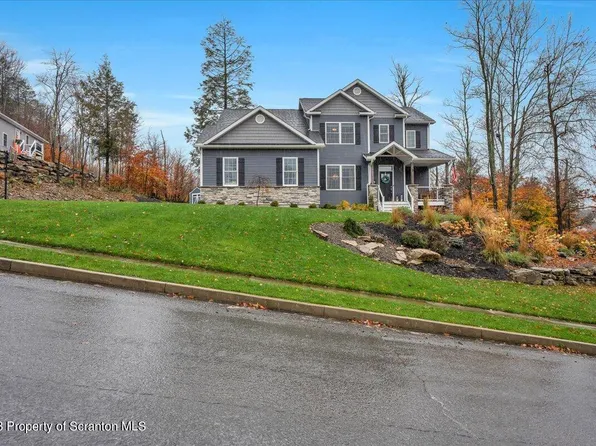 707 Pin Oak Pl, Moscow, PA 18444