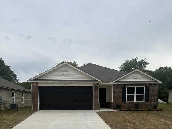818 Gussy Ln, Benton, AR 72019