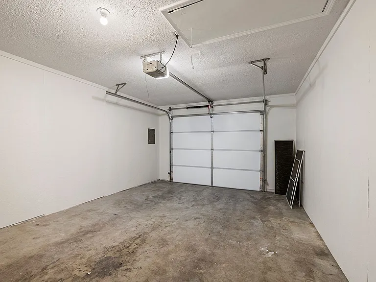 418 W Olive St — Photo 21
