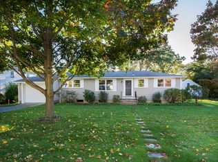 15 Buttonwood Ln #1, Cohasset, MA 02025