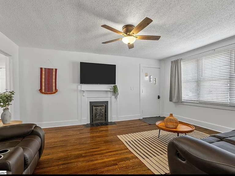 129 Spring St — Photo 10