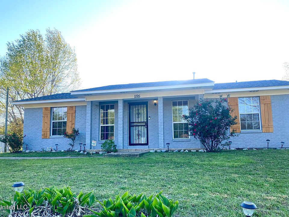 1st image of 1195 Oak Dr