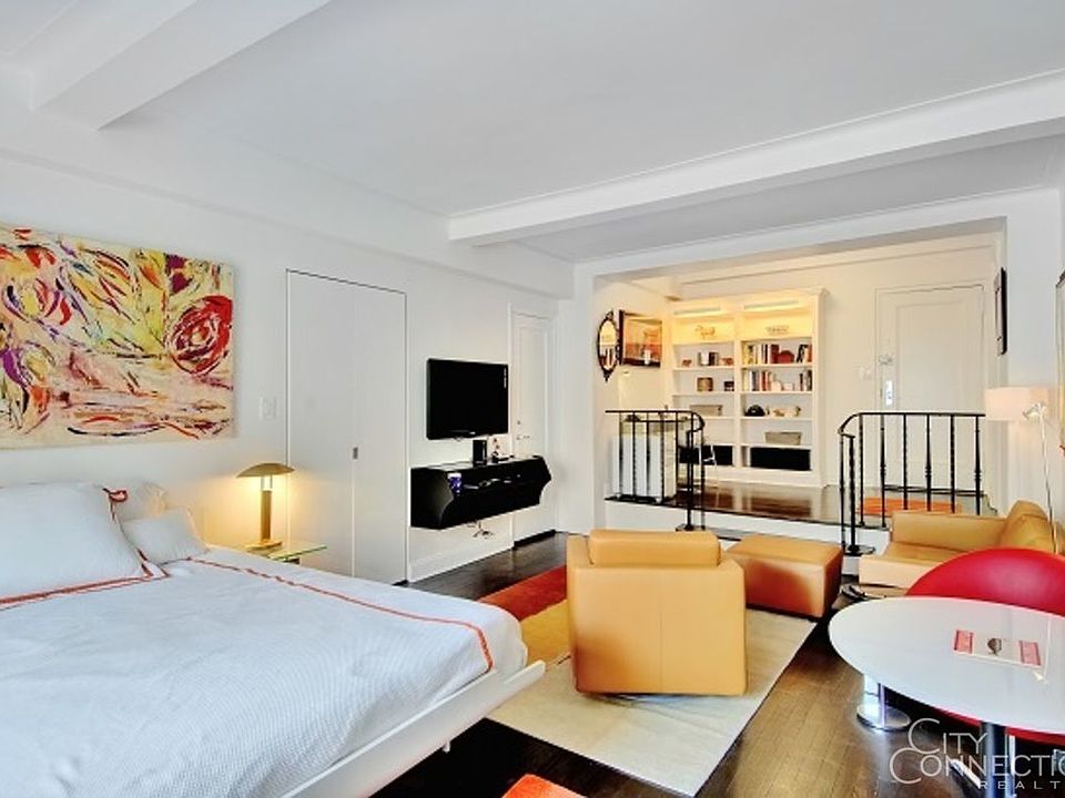 1st image of 10 Park Ave #9R