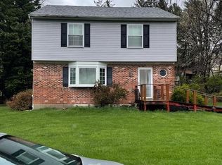4002 Yorktown Dr, Upper Chichester, PA 19061