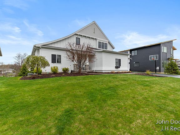 2nd image of 3957 Balsam Waters Dr NE