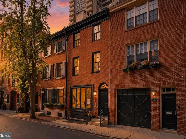 1923 Manning St, Philadelphia, PA 19103