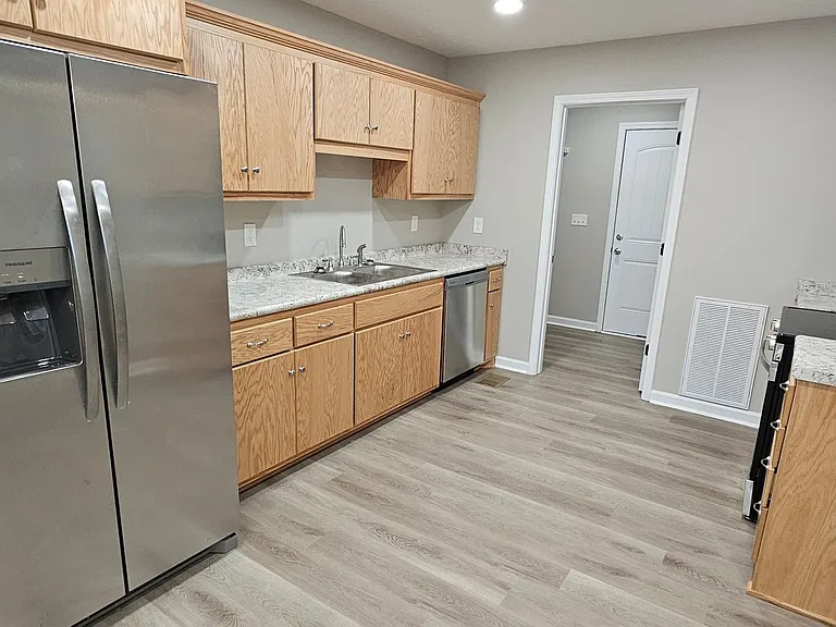 518 W Taylor St — Photo 6