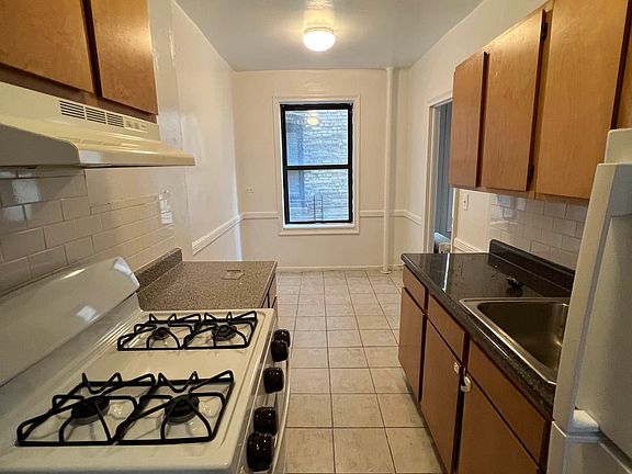4th image of 240 Nagle Ave APT 2J
