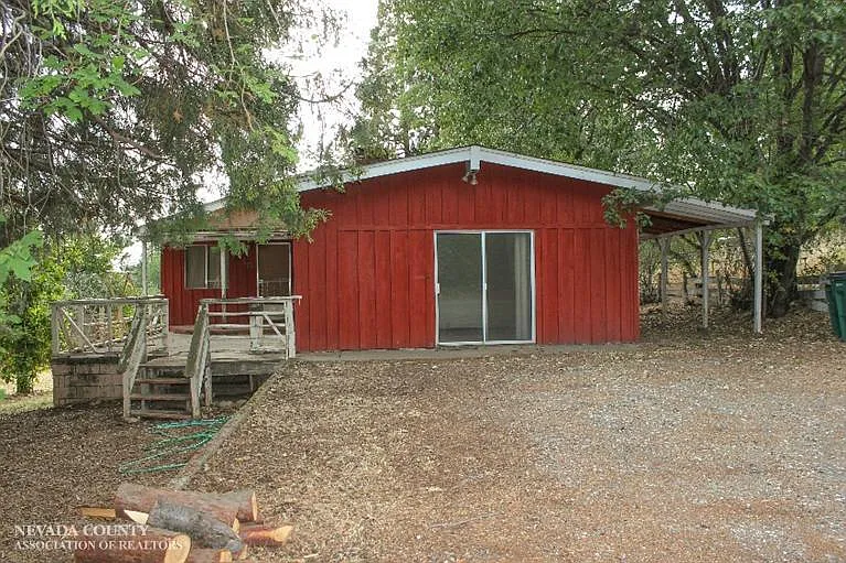 10048 Mills Rd photo 1
