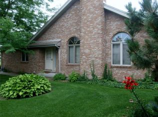 18320 Pine Wood Ln, Tinley Park, IL 60477