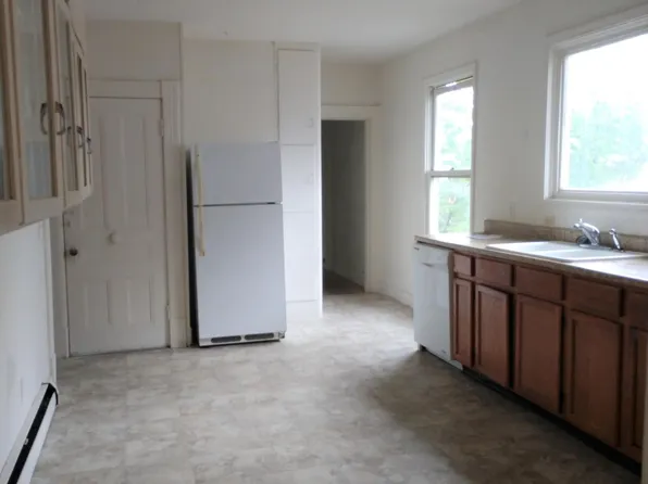 14 Hickok Pl, Burlington, VT 05401