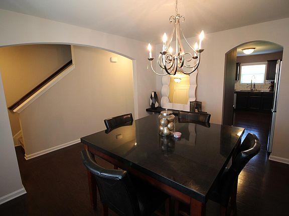 3rd image of 318 Allans Mill Dr