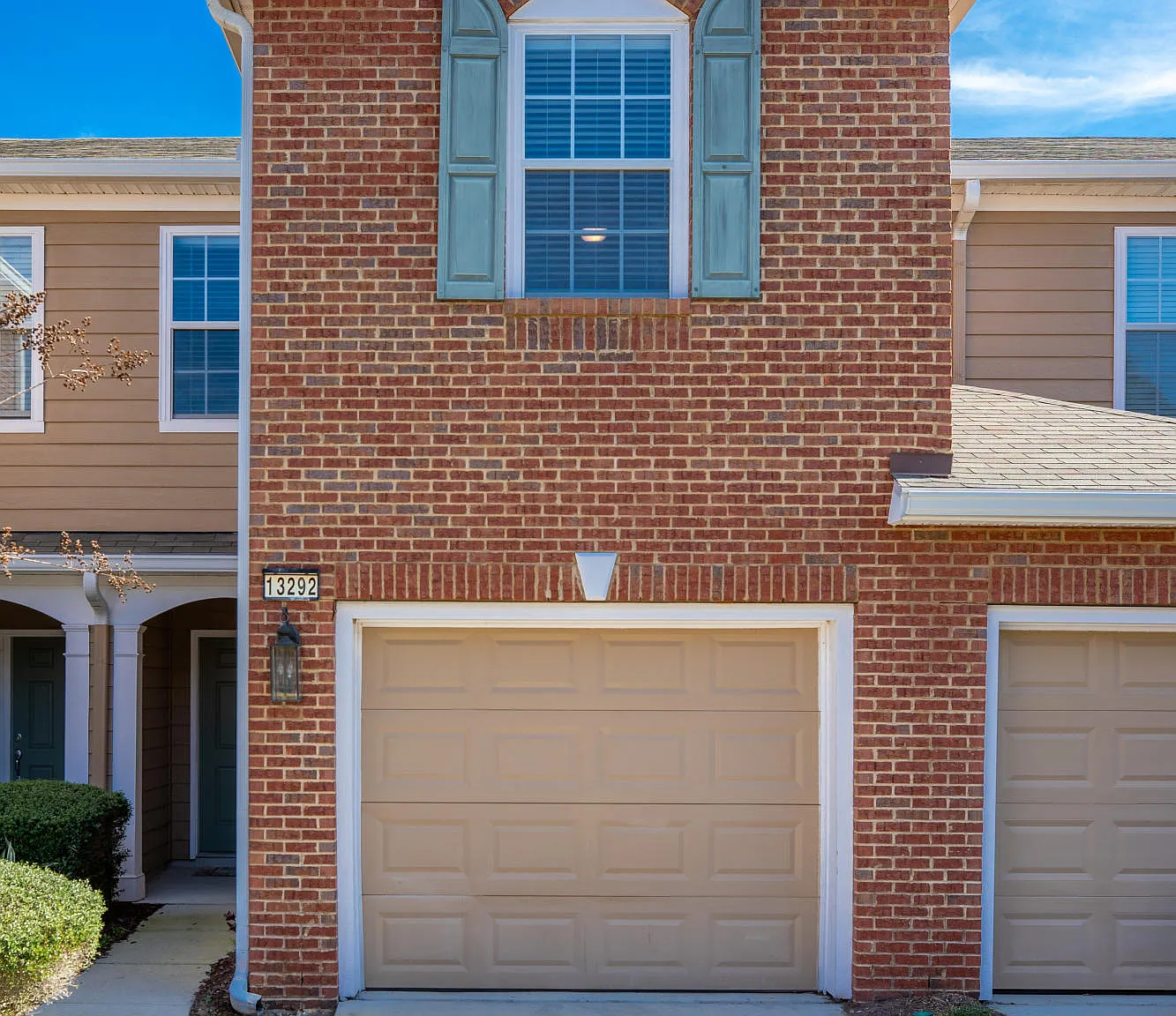 3 bed, 2.5 bath, 1764 sqft, $2,495 — Photo 2