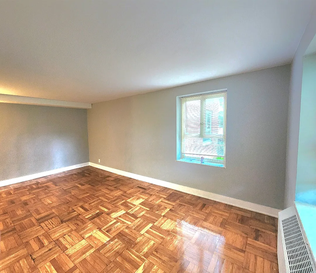 Studio, 697 sqft, $1,800 — Photo 4