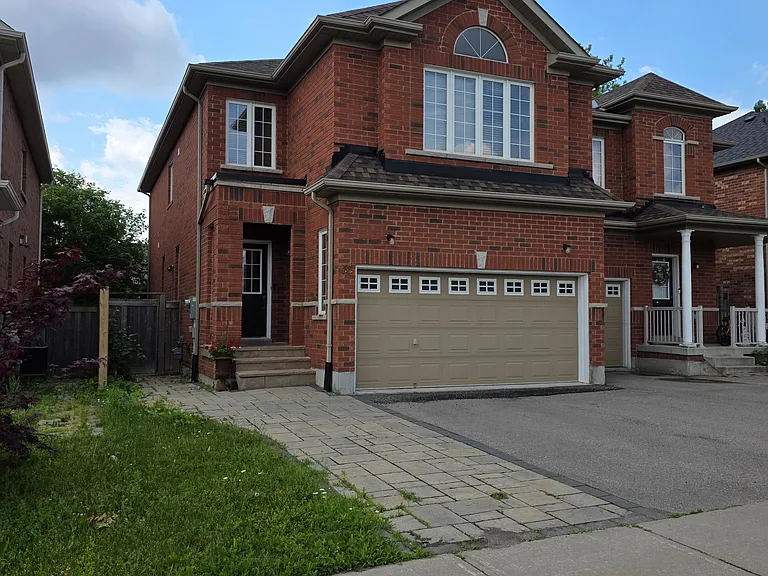 33 Aikenhead Ave — Photo 1
