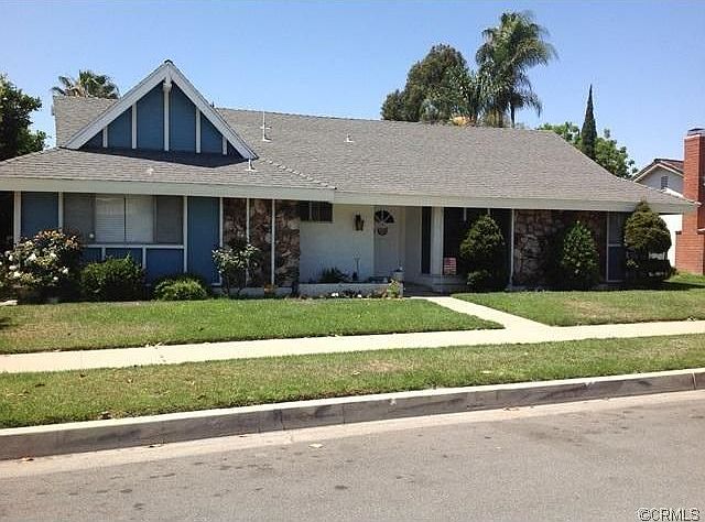 1st image of 411 E Riverview Ave