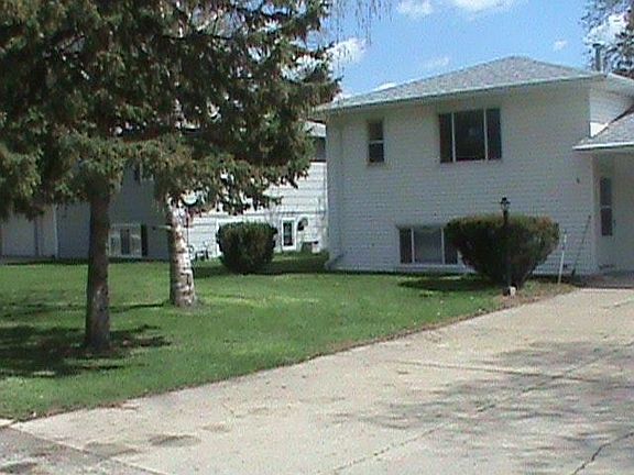 3rd image of 1443 Creek Ave