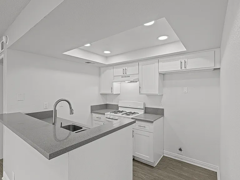 Cerro Vista Apartments — Photo 11