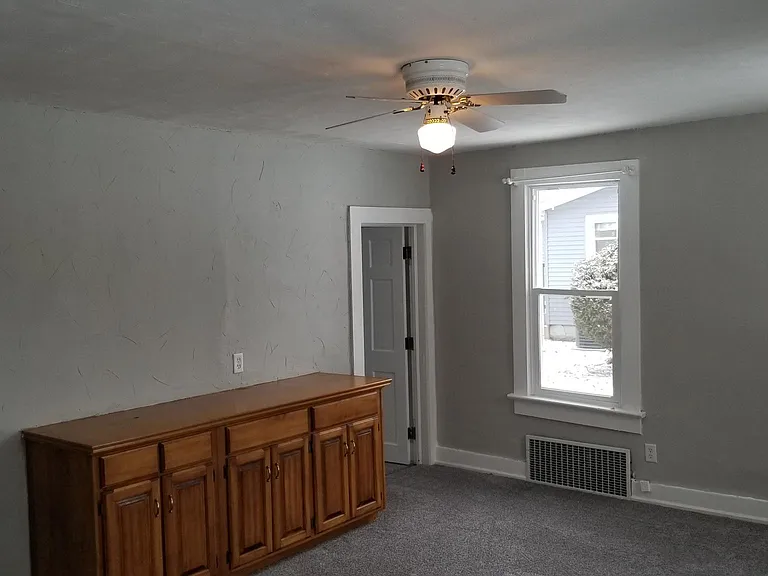 1057 Reynolds St — Photo 6