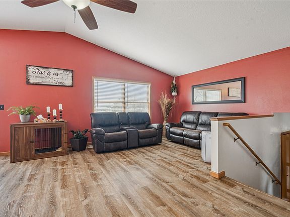 4th image of 1370 48th St