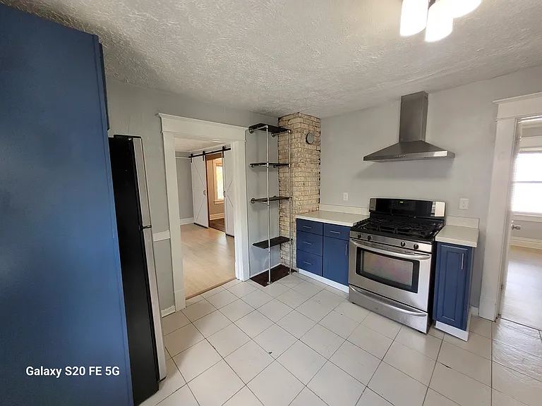 1542 Quarry Ave NW #2 — Photo 5