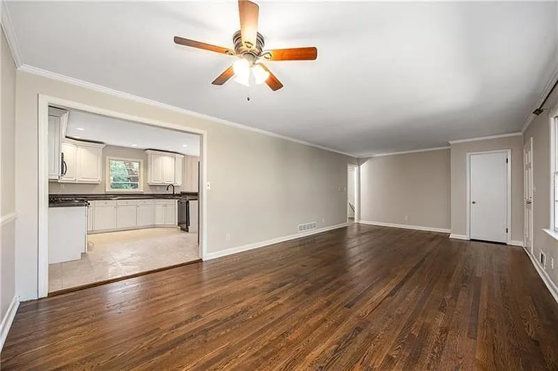 4 bed, 2.0 bath, 2343 sqft, $3,000 — Photo 3